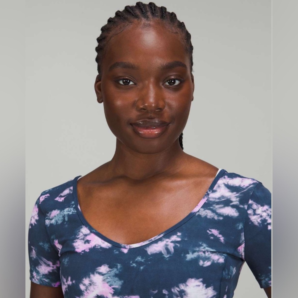 Lululemon Align T-Shirt in Circulate Tie Dye Mineral Blue Multi size 2